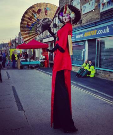 Geisha Stilt Walker